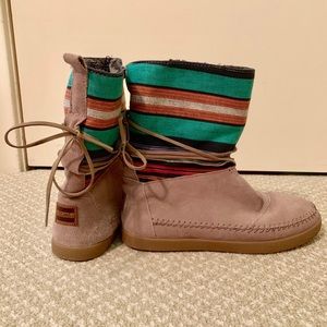Toms Nepal Boots